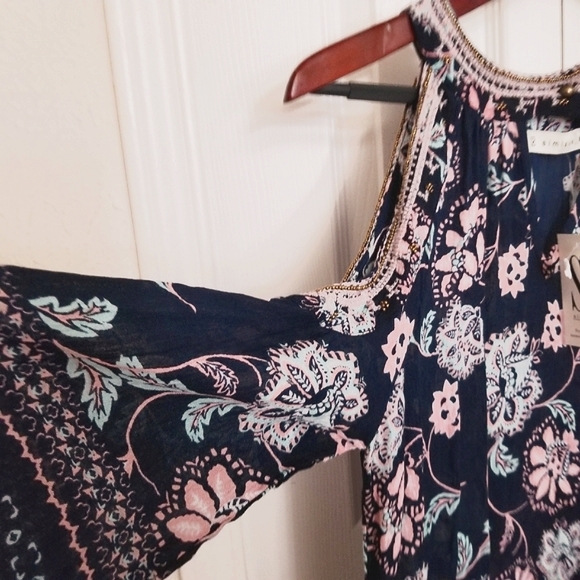 NWT, Floral Bare/Cold Shoulder Dress - Picture 4 of 13